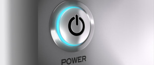Goodtech trykker på POWER-knappen